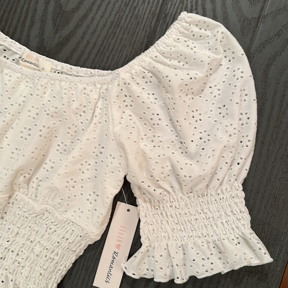 White eyelet URBAN Romantics Top- New - Picture 2 of 6